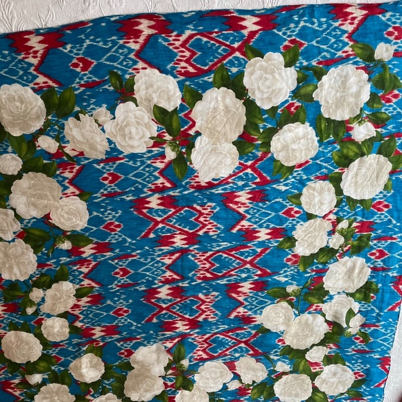 Vintage Chanel Lino Flax Scarf, Very Large - Picture 5 of 7